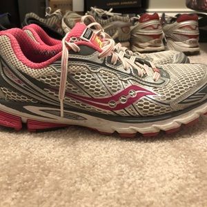 Saucony sneakers Women’s size 10.5